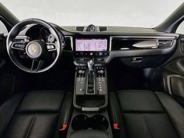 2024 Porsche Macan - Image 11 of 20