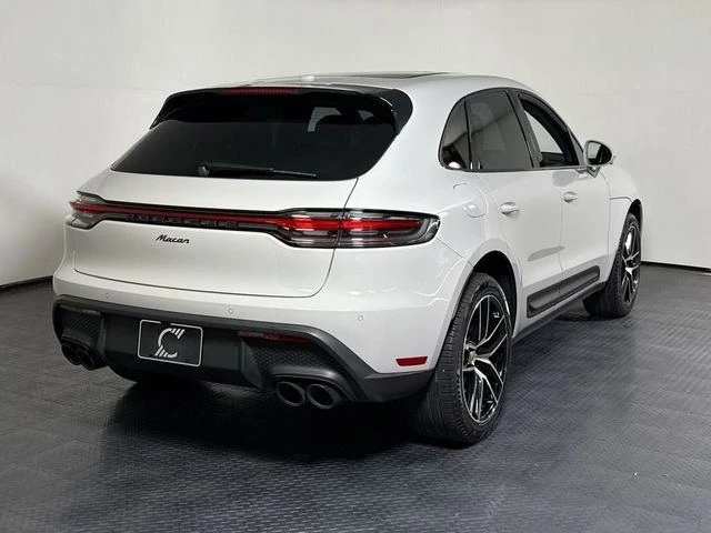 2024 Porsche Macan - Image 7 of 20