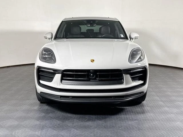 2024 Porsche Macan - Image 10 of 20