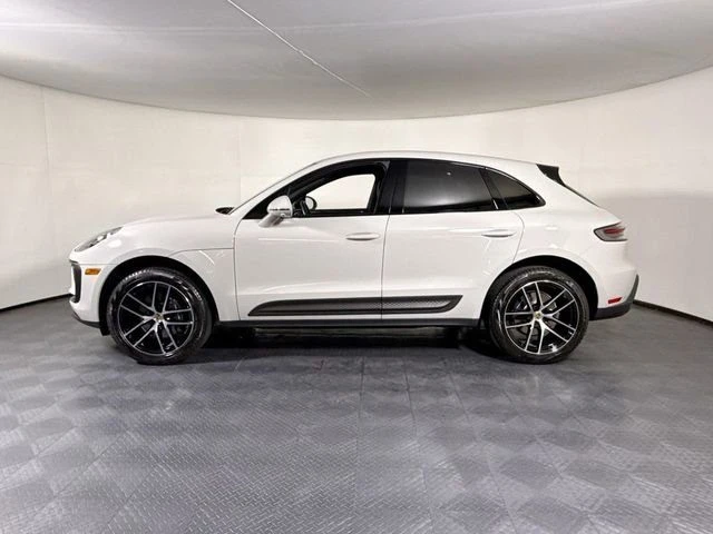 2024 Porsche Macan - Image 2 of 20