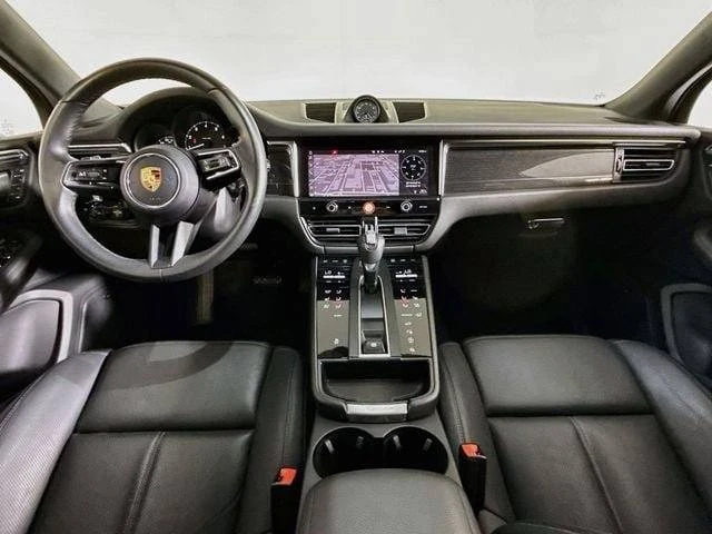 2024 Porsche Macan - Image 11 of 20