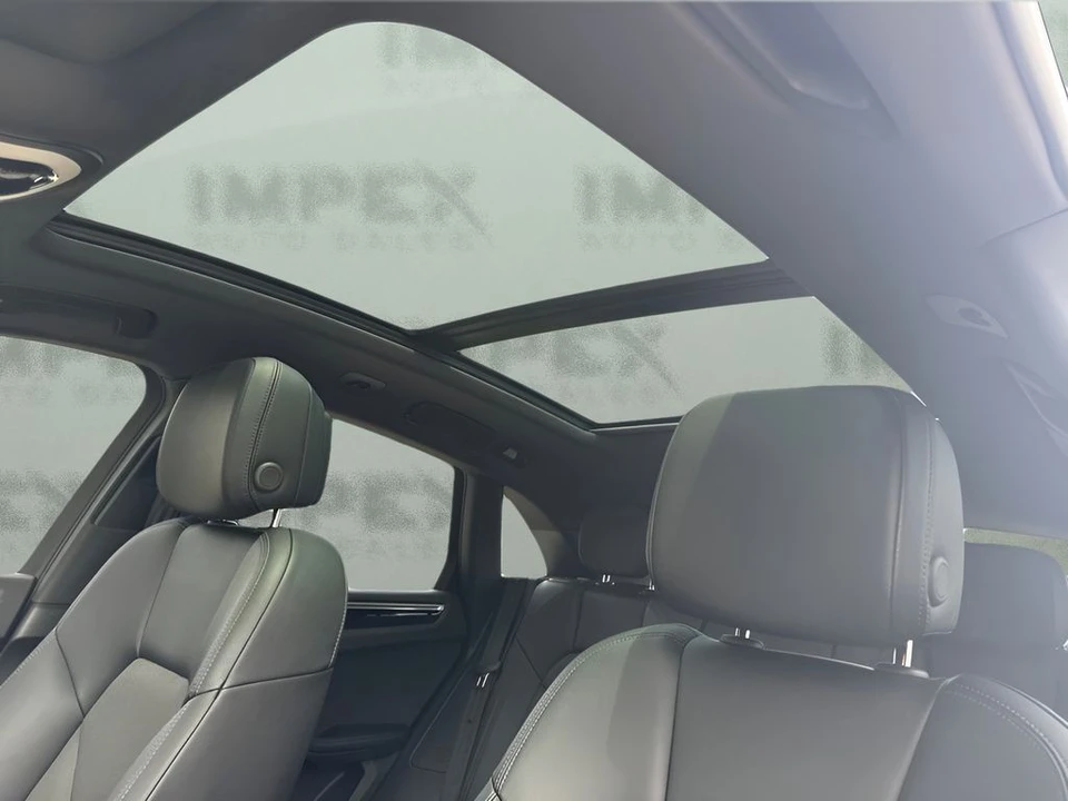 2024 Porsche Macan - Image 24 of 31