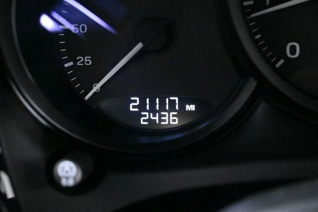 2024 Porsche Macan - Image 14 of 20