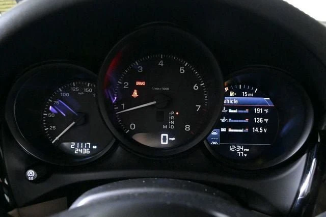 2024 Porsche Macan - Image 13 of 20