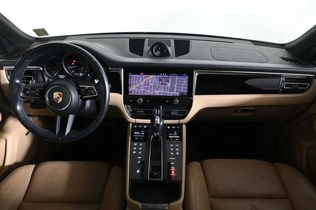 2024 Porsche Macan - Image 11 of 20