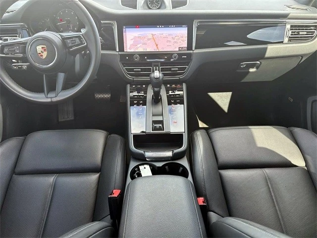 2024 Porsche Macan - Image 13 of 21