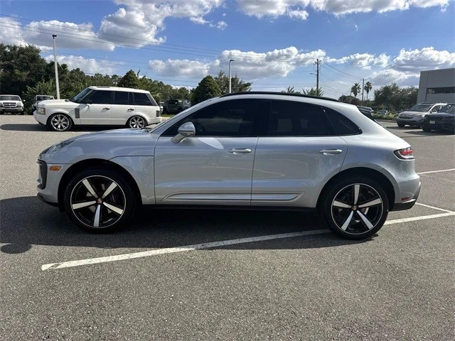 2024 Porsche Macan - Image 2 of 21