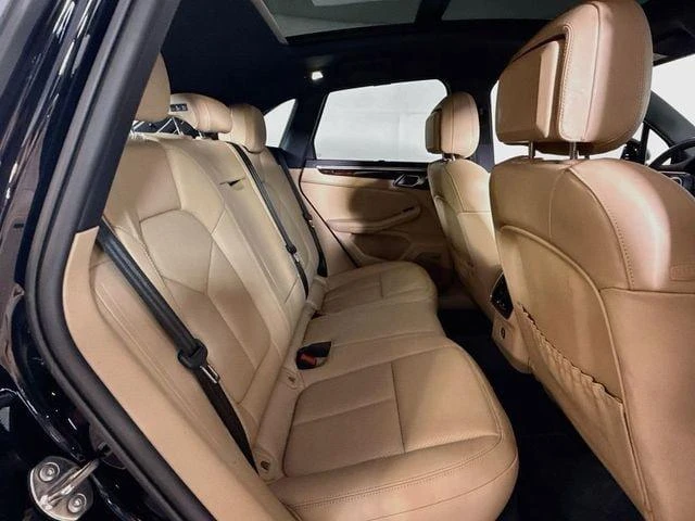2024 Porsche Macan - Image 19 of 20