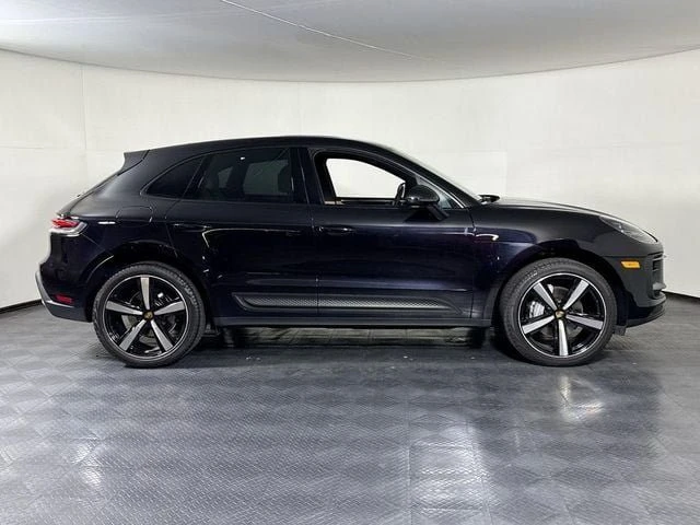 2024 Porsche Macan - Image 8 of 20