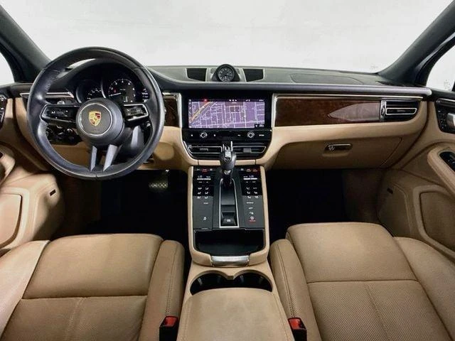2024 Porsche Macan - Image 11 of 20