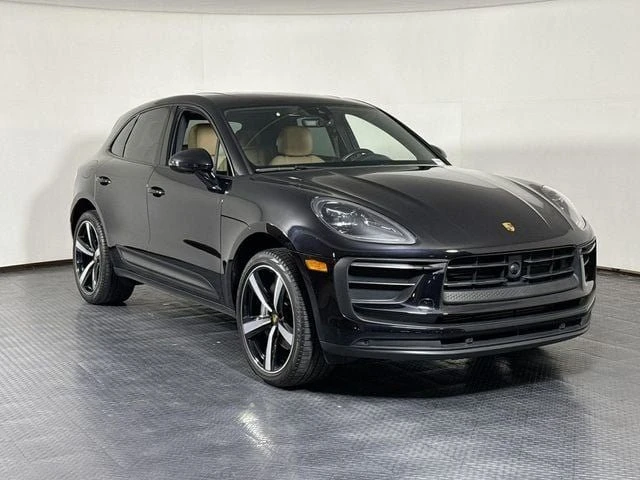 2024 Porsche Macan - Image 9 of 20