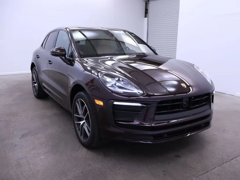 2024 Porsche Macan - Image 12 of 18