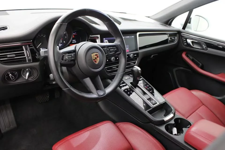 2024 Porsche Macan - Image 4 of 18