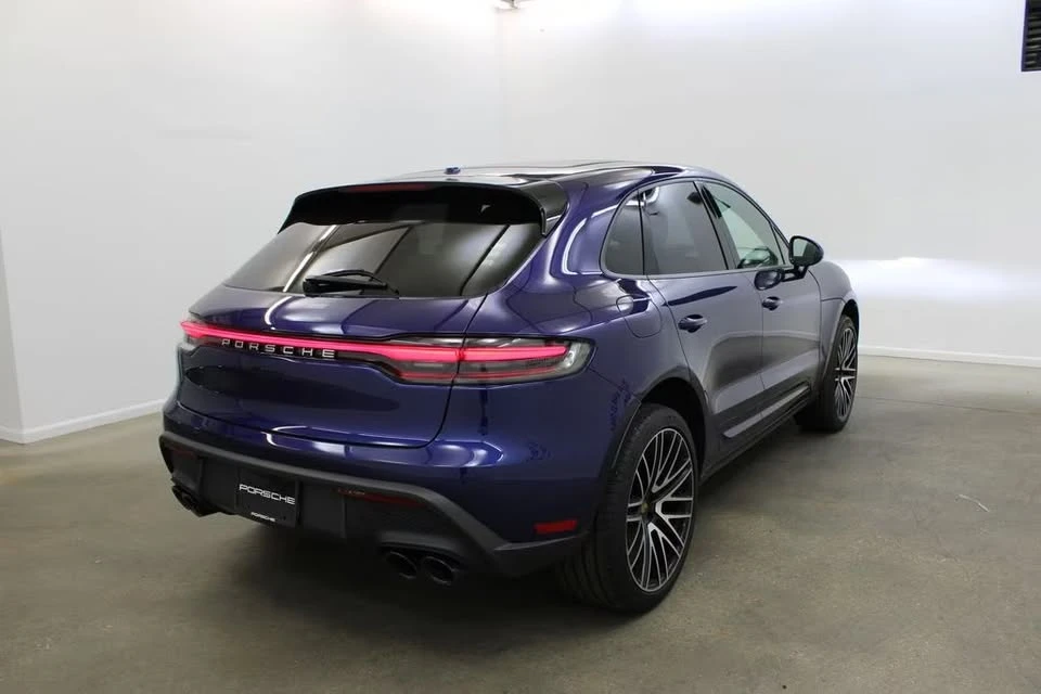 2024 Porsche Macan - Image 15 of 19