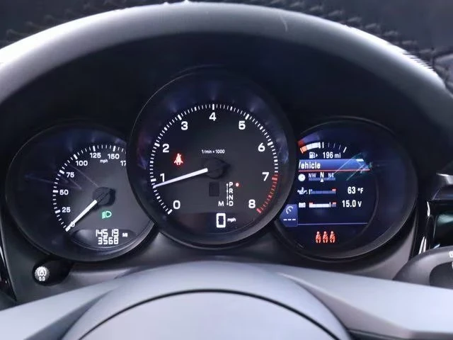 2024 Porsche Macan - Image 8 of 18