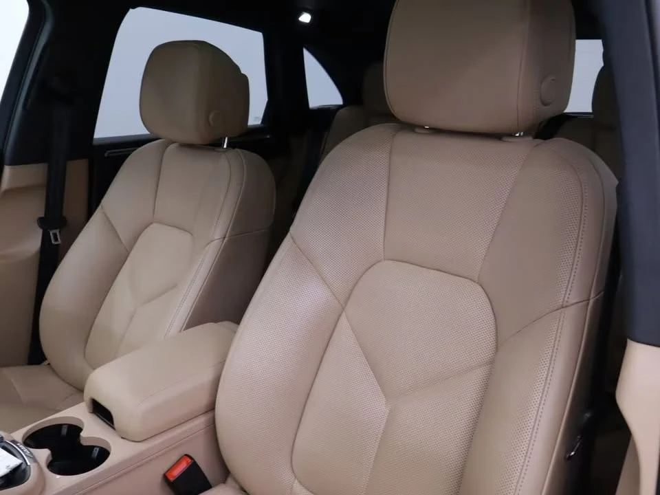 2024 Porsche Macan - Image 13 of 18