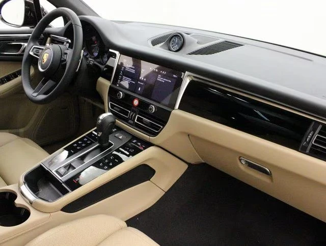 2024 Porsche Macan - Image 9 of 18
