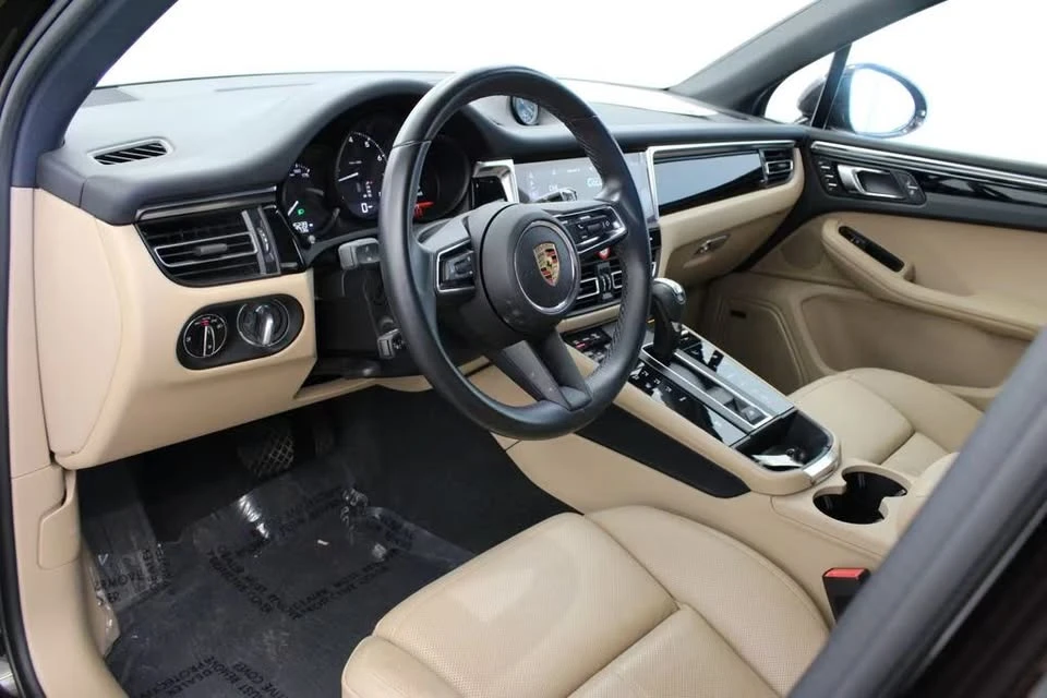 2024 Porsche Macan - Image 3 of 18