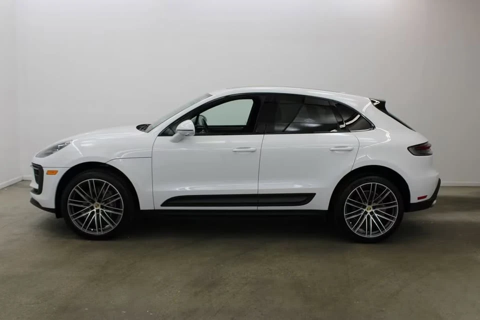 2024 Porsche Macan - Image 2 of 18