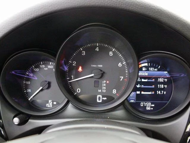 2024 Porsche Macan - Image 8 of 18