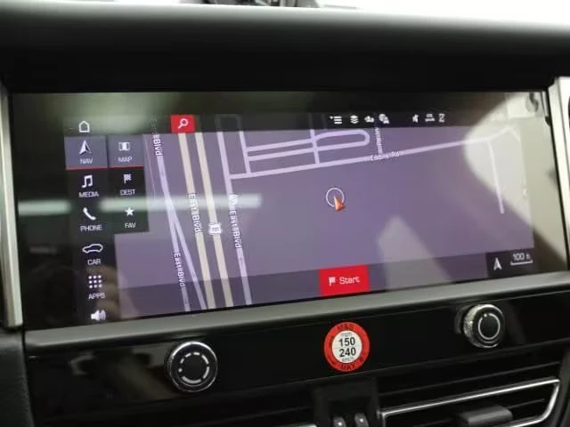 2024 Porsche Macan - Image 10 of 19