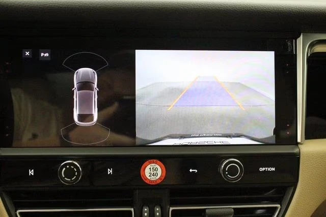 2024 Porsche Macan - Image 5 of 18