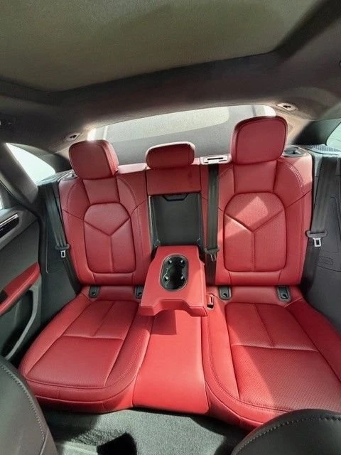 2024 Porsche Macan - Image 9 of 15
