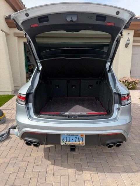 2024 Porsche Macan - Image 15 of 15