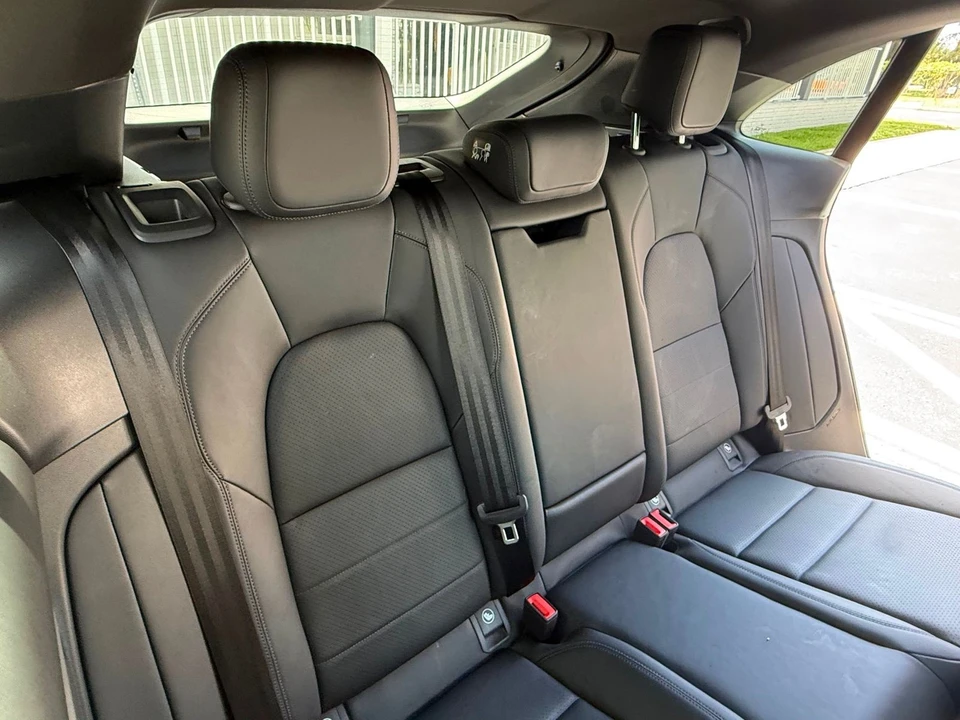 2024 Porsche Macan Electric - Image 8 of 12