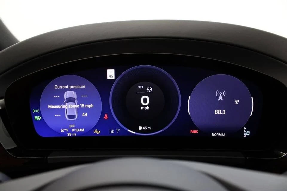 2024 Porsche Macan Electric - Image 8 of 18