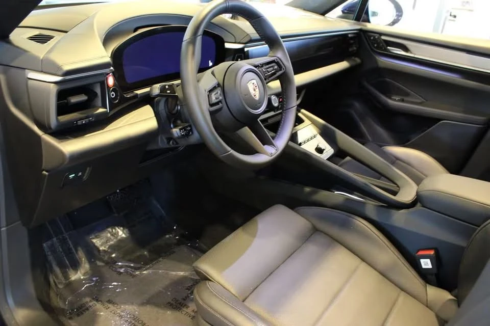 2024 Porsche Macan Electric - Image 3 of 18