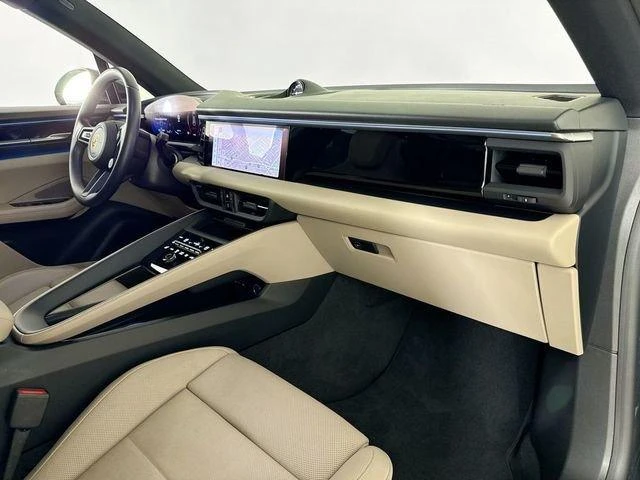 2024 Porsche Macan Electric - Image 13 of 20