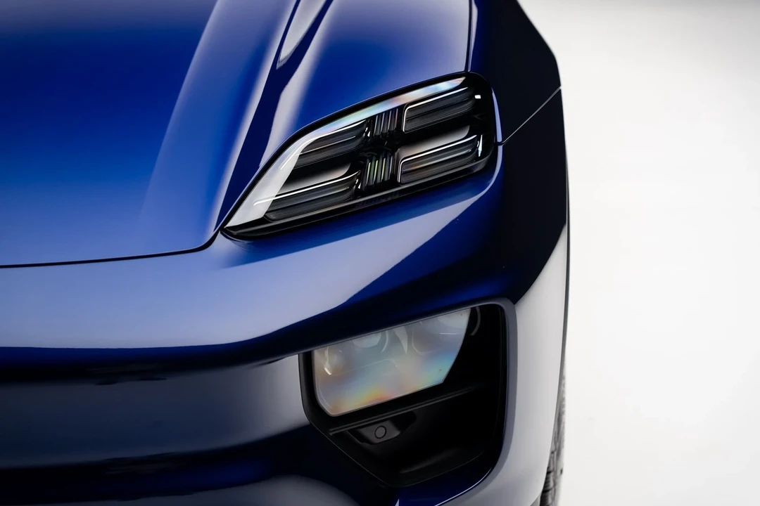 2024 Porsche Macan Electric - Image 9 of 12