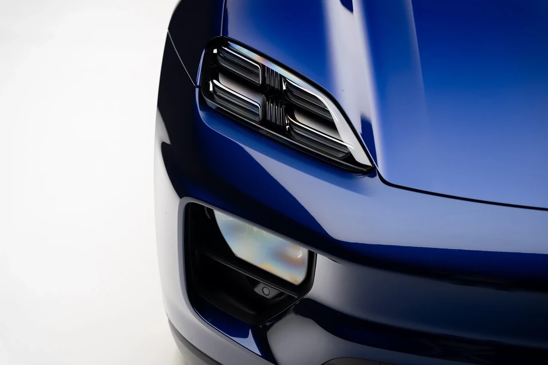 2024 Porsche Macan Electric - Image 11 of 12