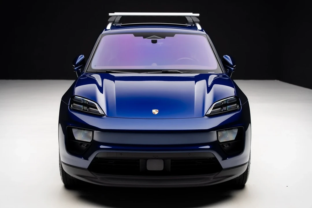 2024 Porsche Macan Electric - Image 5 of 12