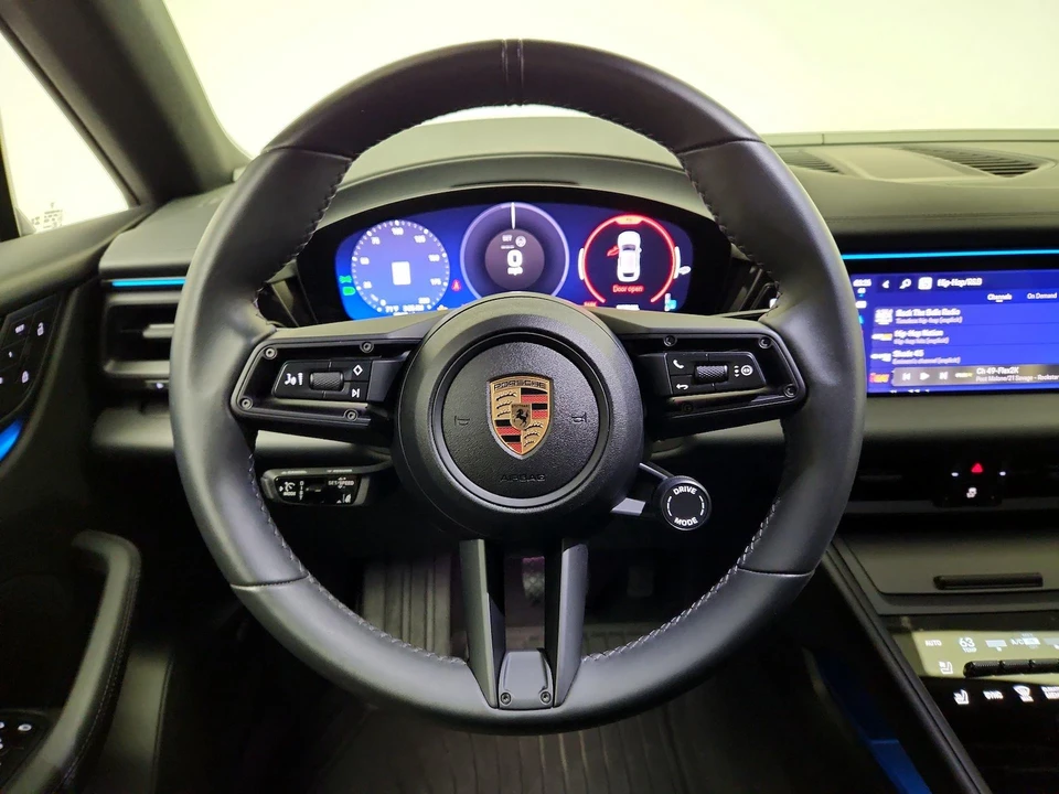 2024 Porsche Macan Electric - Image 11 of 28