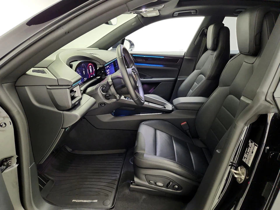 2024 Porsche Macan Electric - Image 12 of 28