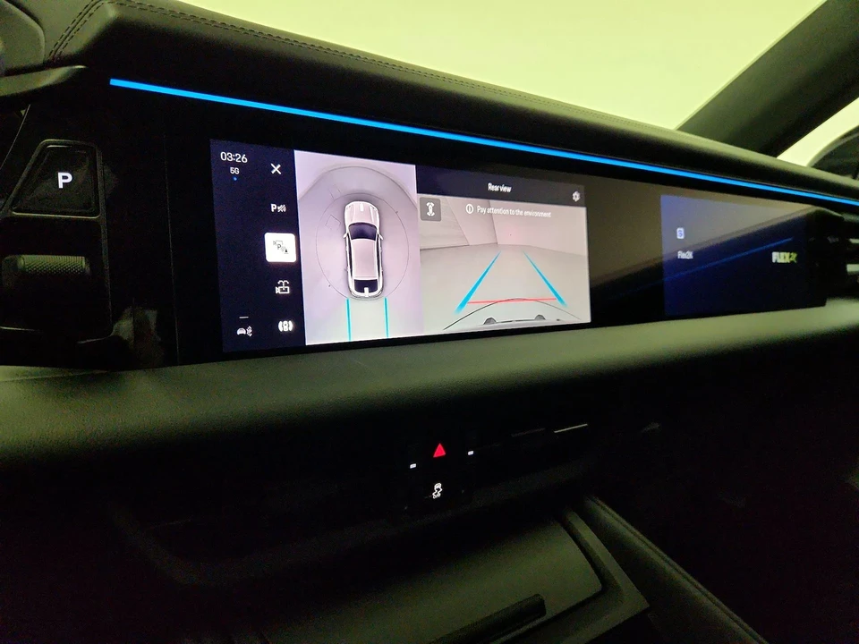 2024 Porsche Macan Electric - Image 16 of 28