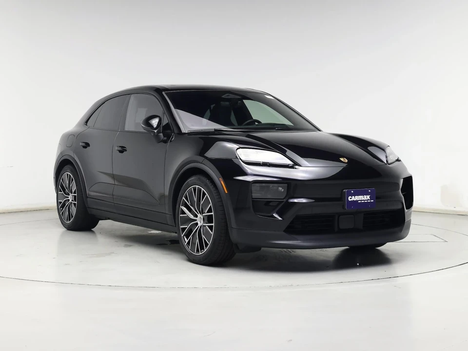 2024 Porsche Macan Electric - Image 2 of 28