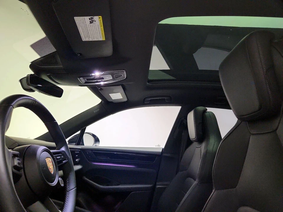 2024 Porsche Macan Electric - Image 21 of 28