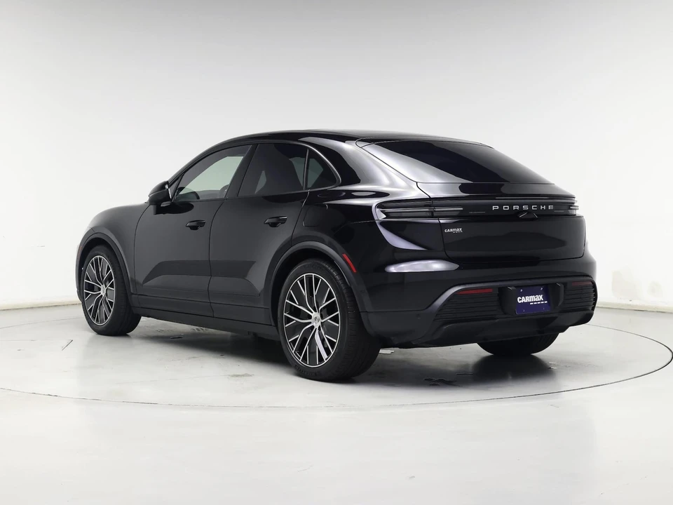 2024 Porsche Macan Electric - Image 3 of 28