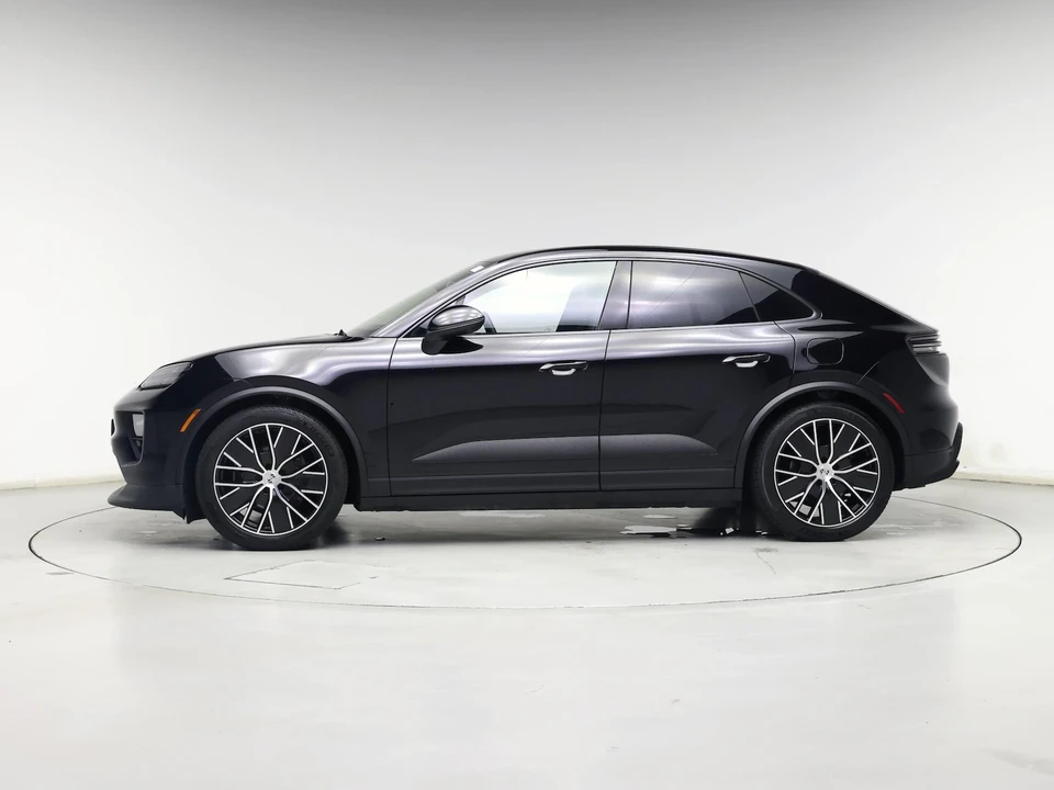 2024 Porsche Macan Electric - Image 4 of 28