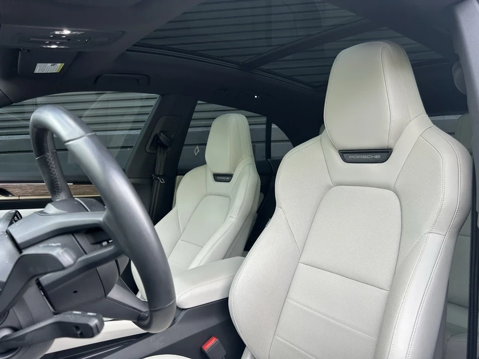 2024 Porsche Macan Electric - Image 5 of 21