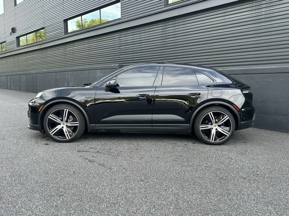 2024 Porsche Macan Electric - Image 2 of 21