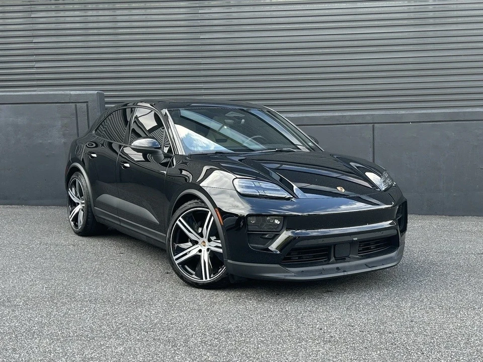 2024 Porsche Macan Electric - Image 12 of 21