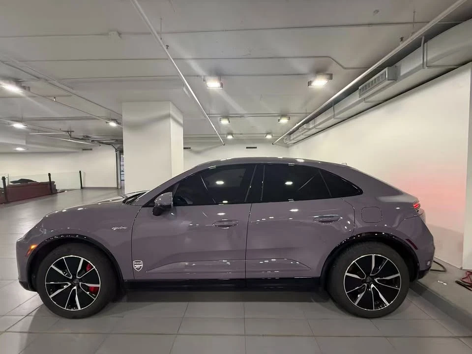 2024 Porsche Macan Electric - Image 3 of 10