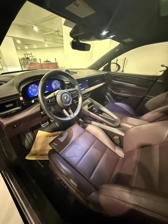 2024 Porsche Macan Electric - Image 9 of 10