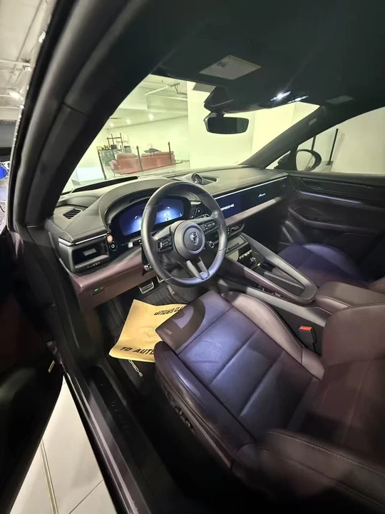 2024 Porsche Macan Electric - Image 6 of 10