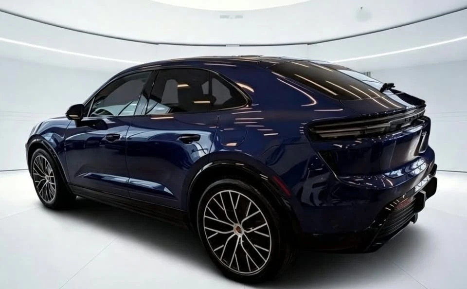 2024 Porsche Macan Electric - Image 4 of 12