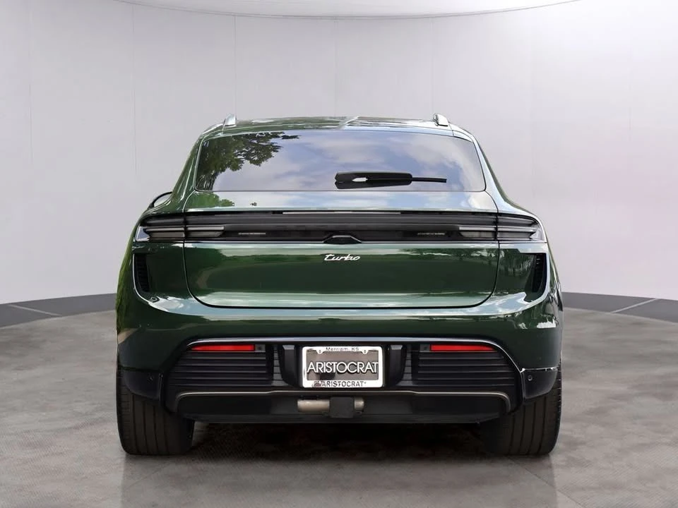 2024 Porsche Macan Electric - Image 7 of 20